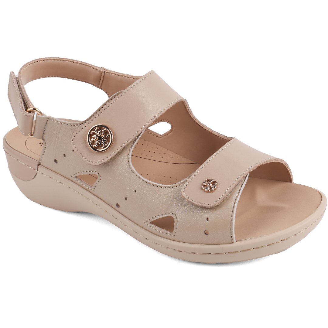 Buy women sandals on sale online