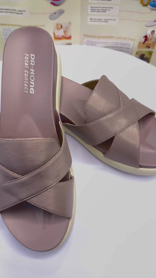 WOMEN TOTAL CONTACT SANDALS DK-1S30A2043AW (RP $159)